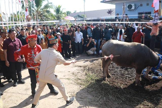 Gubernur Agustiar Sabran, Generasi Muda Kaharingan Harus Bangkit Lestarikan Tiwah.
