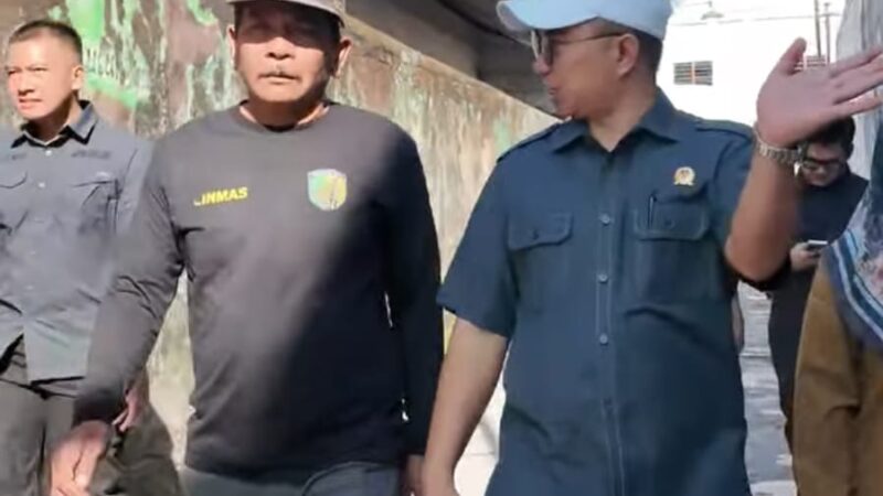 Wakil Ketua DPRD Kalteng Junaidi Tinjau Koran Kebakaran Jalan Murjani.
