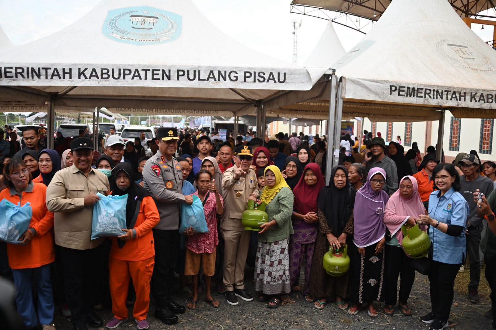 HUT Pulpis 24, Gubernur Buka Pasar Murah dan Cek Kesehatan Gratis.