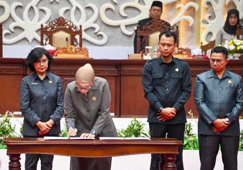Legislatif Dan Eksekutif Sepakati Raperda Pelaksanaan APBD 2025 Menjadi Perda.