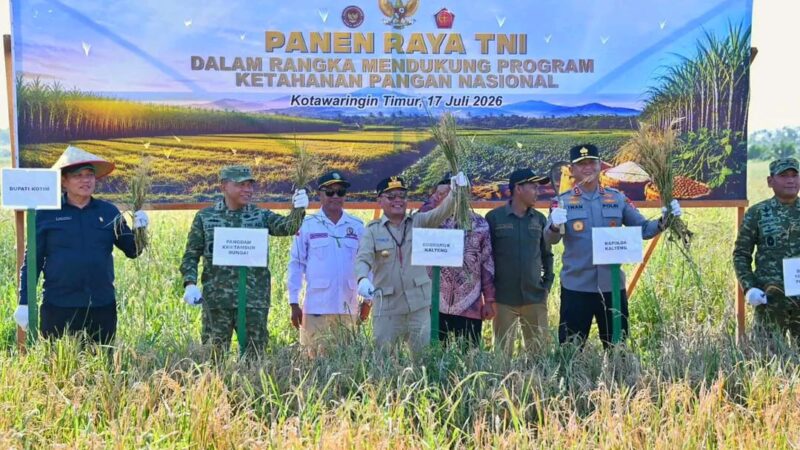 Gubernur Agustiar Sabran Panen Raya di Desa Lempuyang Kotim.
