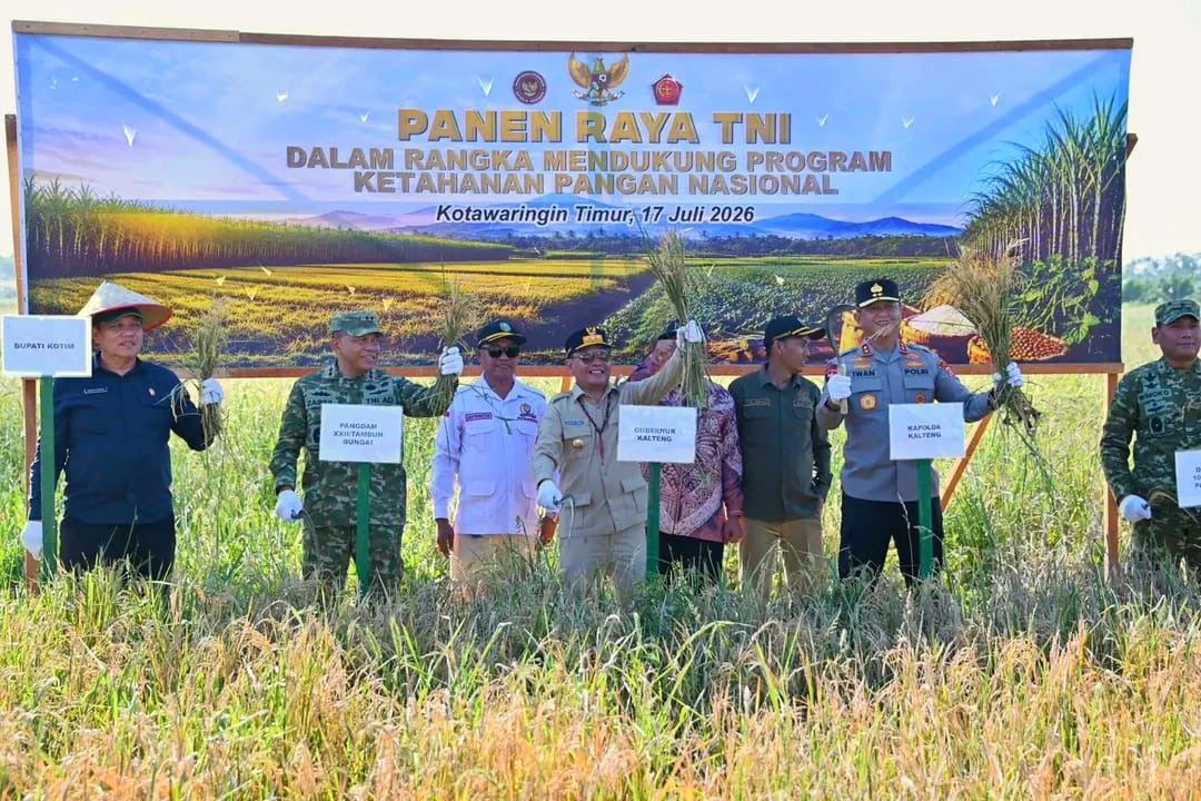 Gubernur Agustiar Sabran Panen Raya di Desa Lempuyang Kotim.