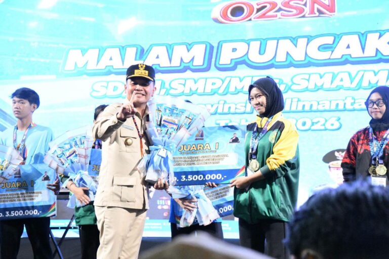 Gubernur, Pemerintah Berkomitmen Cetak Atlet Muda Berprestasi dan Lepas Atlit O2SN.