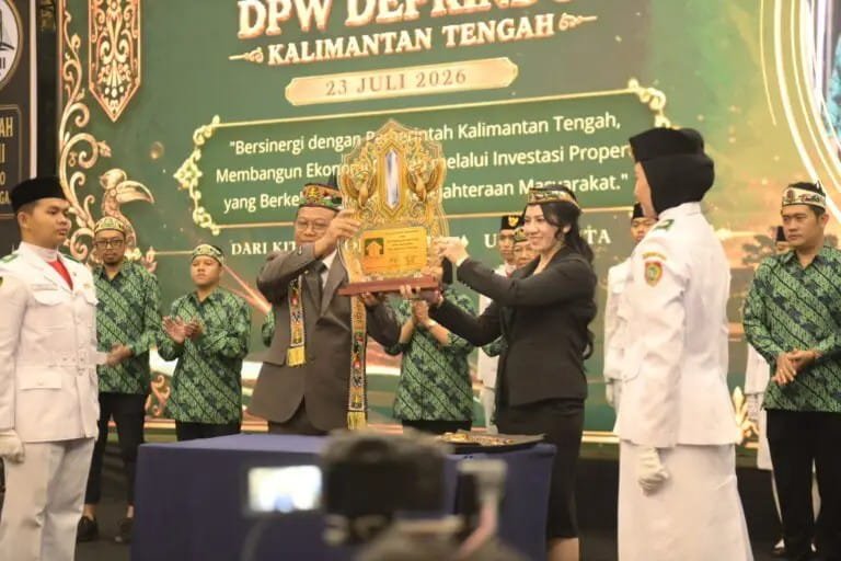 Yemima Eka Ampung Dikukuhkan Pimpin Deprindo Kalteng Priode 2026-2029.