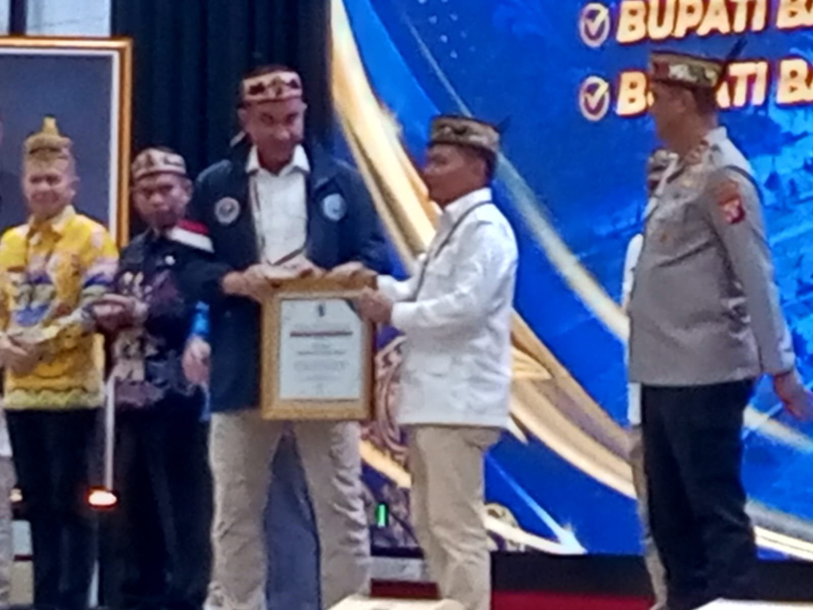 Gubernur Kalteng Agustiar Sabran Terima Penghargaan BNN Pusat.