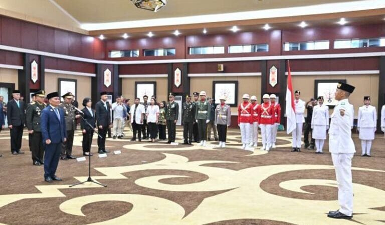 Dikukuhkan Gubernur, Paskibraka Ucapkan Ikrar Kesetiaan.