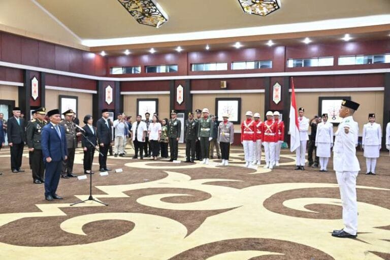 Dikukuhkan Gubernur, Paskibraka Ucapkan Ikrar Kesetiaan.