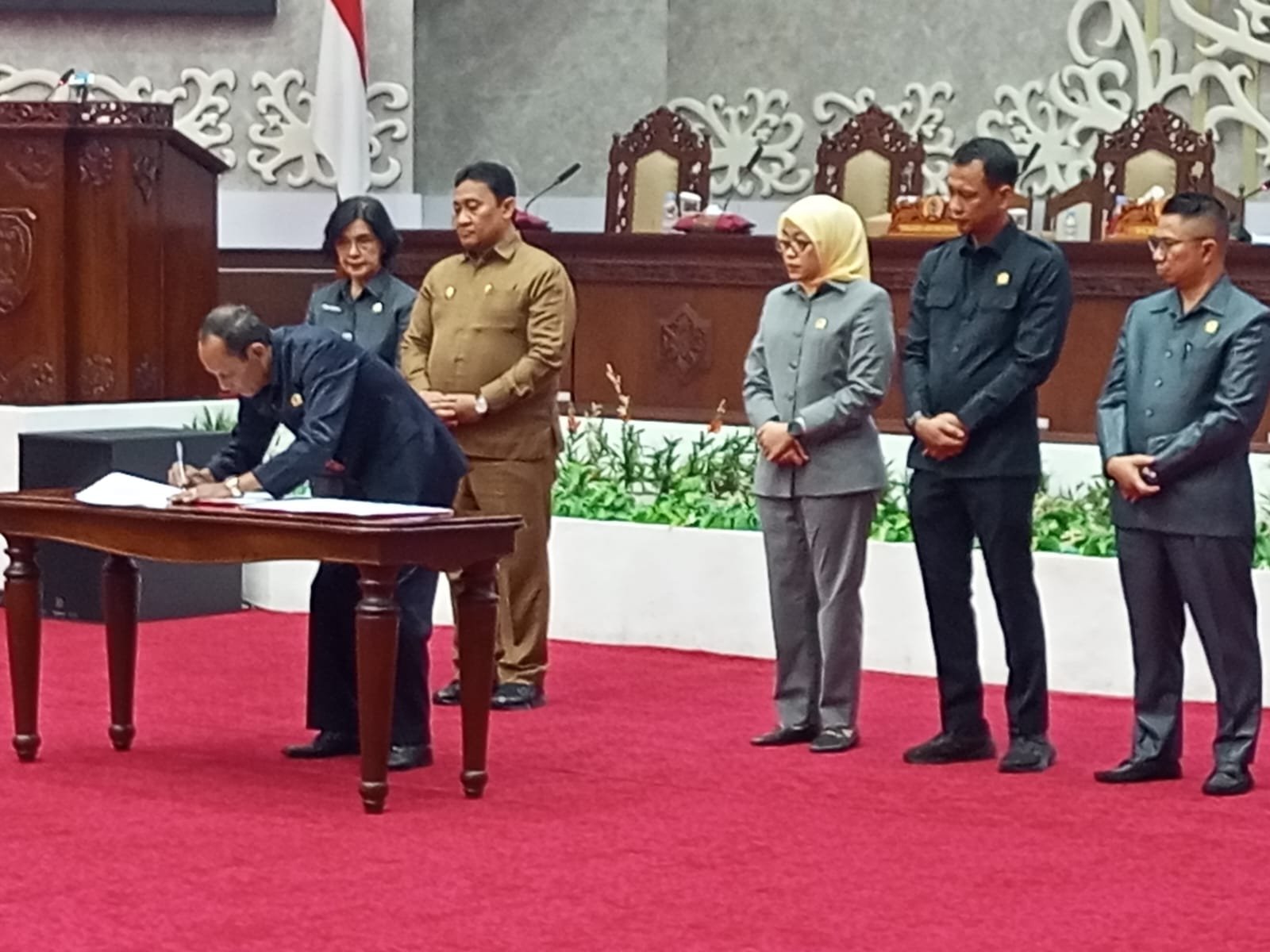 DPRD Kalteng Bersama Pemerintah Tandatangani KUA/PPAS RAPBD 2027.
