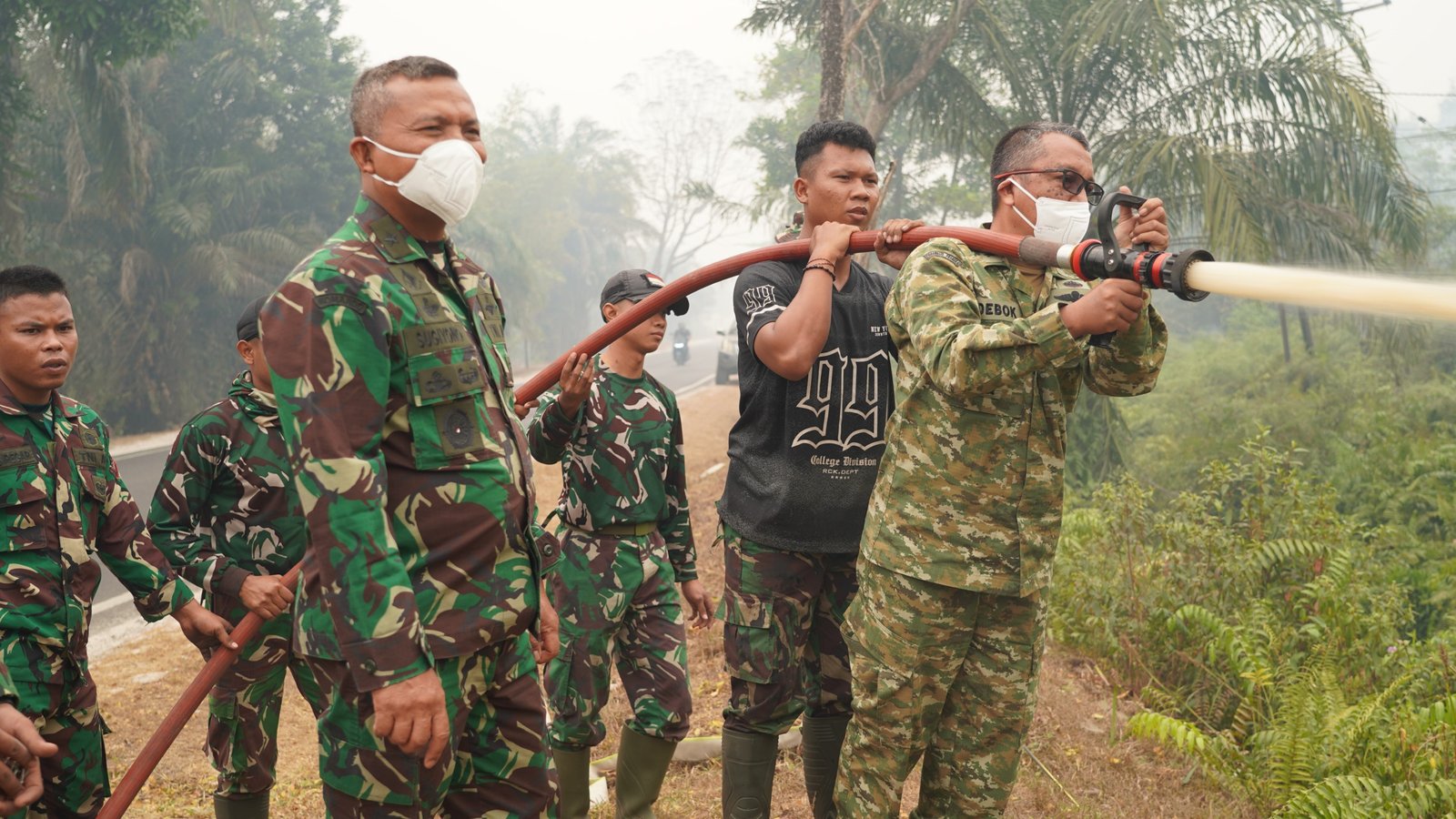 KASDAM XXII/TB TINJAU LANGSUNG PENANGANAN KARHUTLA DI KM 21 PALANGKA RAYA