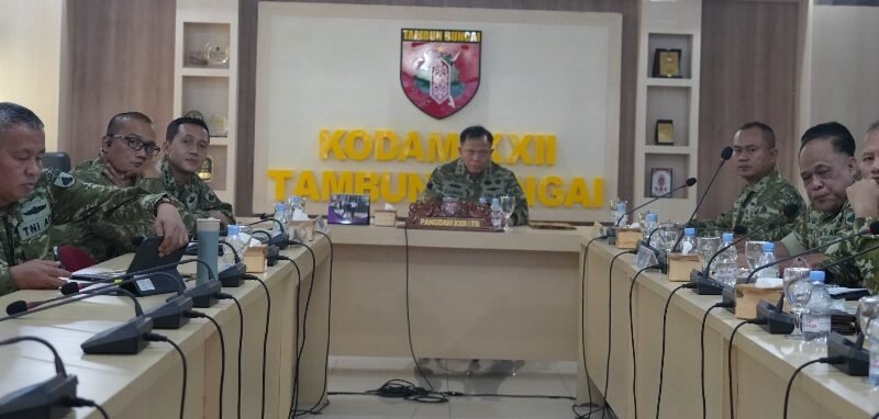 Pangdam XXII/TB Ikuti Vicon Rapat Evaluasi KDKMP