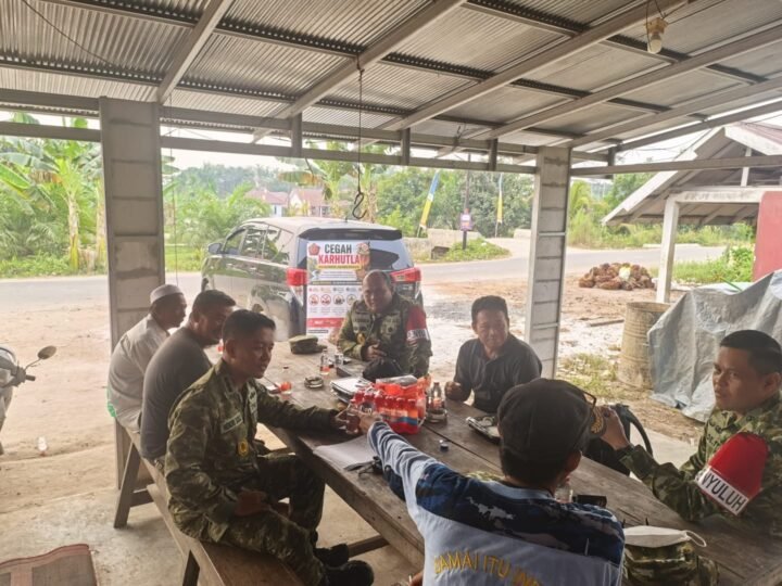 Hari kedua, Pasis Dikreg Sesko TNI LVI berikan Penyuluhan Karhutla di Desa Hanjak Maju, Pulang Pisau
