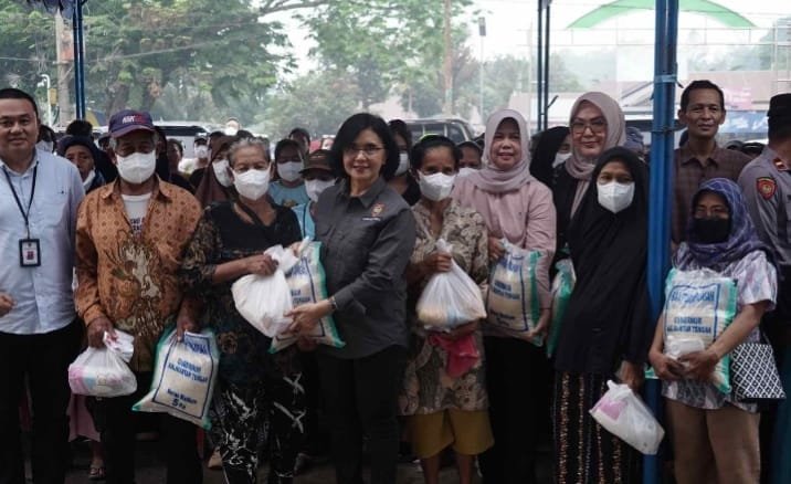 Gubernur Salurkan Bantuan Pangan, Kesehatan dan Kebutuhan Air Bersih Untuk Warga Pulang Pisau