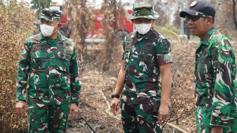 PANGDAM XXII/TAMBUN BUNGAI CEK KESIAPAN PENANGANAN KARHUTLA DI POSKO SAMBANG LIHUM KALSEL