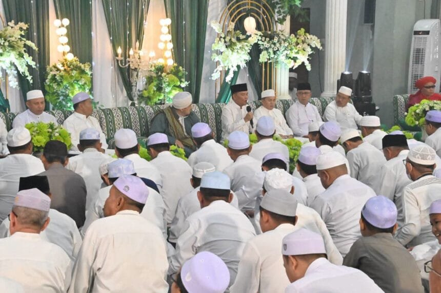 Gubernur Hadiri Maulid Nabi dab Milad Ponpes Tabwirul Muslimin.