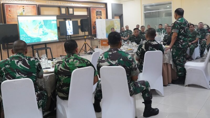 PANGDAM XXII/TB BERIKAN ARAHAN KEPADA PJU KODAM, TEKANKAN OPTIMALISASI KINERJA DAN KESIAPAN ORGANISASI TAHUN 2027.