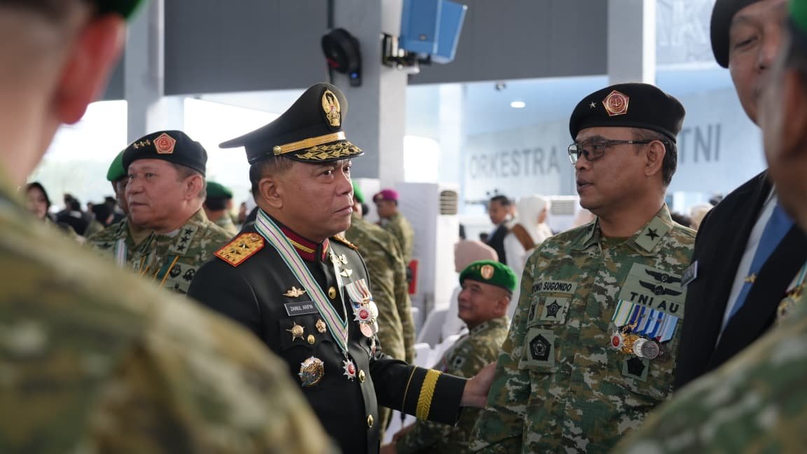 PANGDAM XXII TAMBUN BUNGAI HADIRI UPACARA PERINGATAN HUT KE-81 TNI DI CILANGKAP