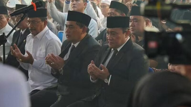 Kehilangan Putra Terbaik, Wagub Pimpim.Pemakaman Mantan Bupati Barut.