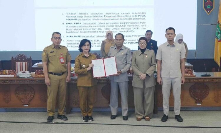 Riska Agustina Pimpin Paripurna 9 DPRD Kalteng, Laporkan Hasil Reses.