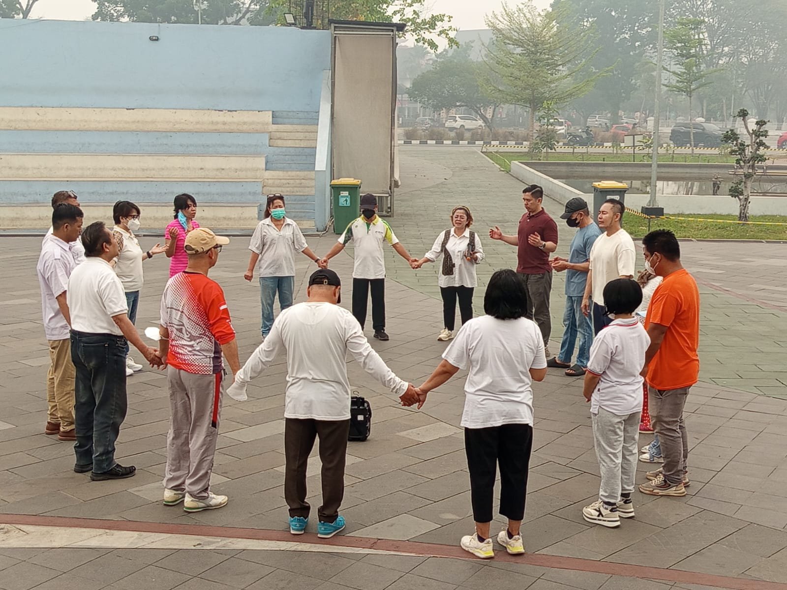 MUKI dan PEWARNA Kalteng Gelar Doa Bersama di Bundaran Besar, Serukan Pemulihan dari Karhutla