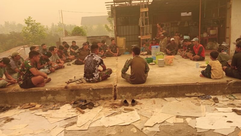 Jalin Keakraban, Anggota Satgas TMMD Kodim 1016/Plk Laksanakan Makan Siang Bersama