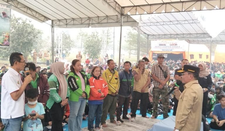 Peduli Jasa Transportasi, Gubernur Salurkan Bansos 1.200 Paket.